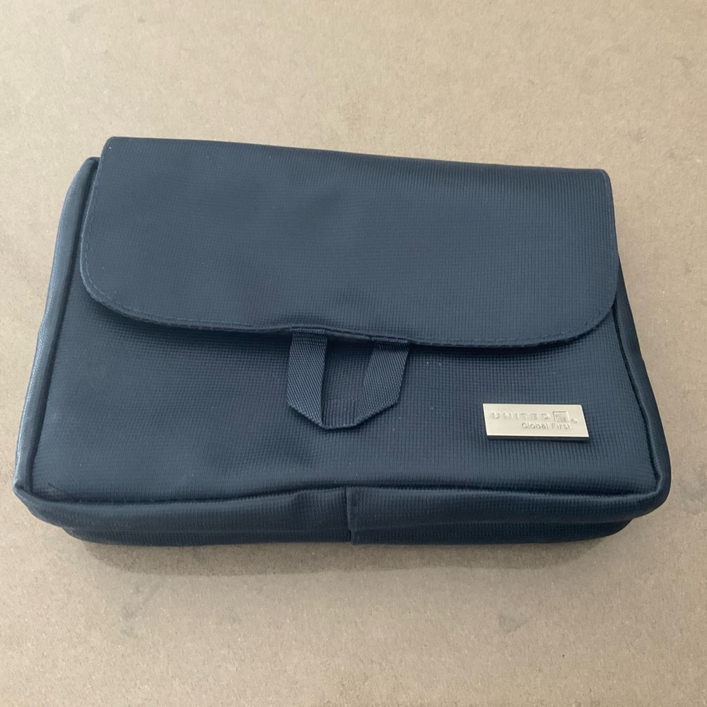 NWT United “Global First Class” Travel Amenity Bag UNISEX